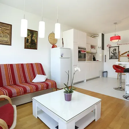 Apartment With Wifi - 15634 *